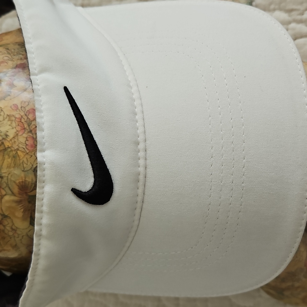 Nike Golf Men's Visor - Picture 2 of 7